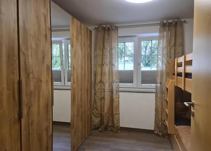 Tannert, 3-raum Mit Eigener Sauna * Зебниц